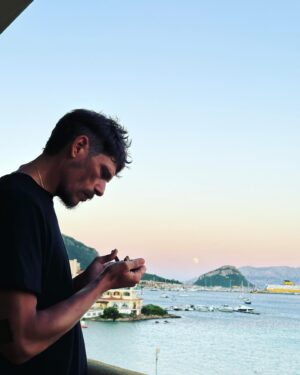 Matteo Martari Instagram - Ho letto da qualche parte che la Sardegna regala sempre cose belle.
Chissà se ci ha fatto gli stessi regali.
Alcuni penso di sì 
Evviva la Sardegna!
#saghe