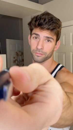 Matthew Andrews Instagram - A quick get ready with me!! 

#getreadywithme #nurse #creator #hardestworkerintheroom #reels