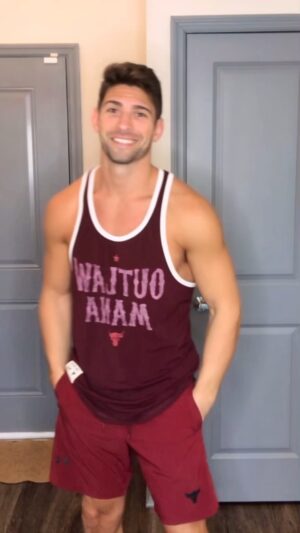 Matthew Andrews Instagram - Burgundy all day! 
.
.
.
Rockin the all new @projectrock gear 🤙🏻 
.
.
.
#nurse #hardestworkerintheriom #reels #fyp #instagram #reelsinstagram