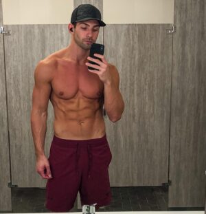 Matthew Andrews Instagram - Always prepping like @marvelstudios is gonna call tomorrow 😂💪🏻 
.
.
.
Submitted for a ton of castings this week! Keep your fingers crossed for me! 
.
.
#marvel #fitness #projectrock #hardestworkerintheroom