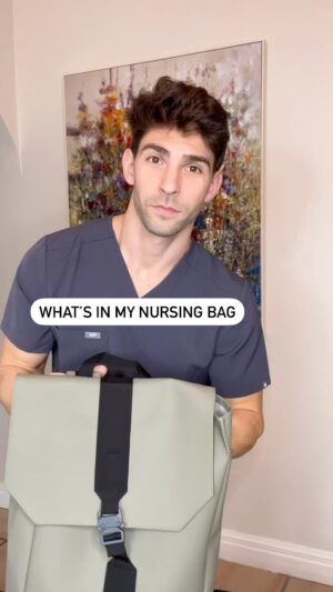 Matthew Andrews Instagram - What’s in my nursing bag! 🩺

#nurse #whatsinmybag
