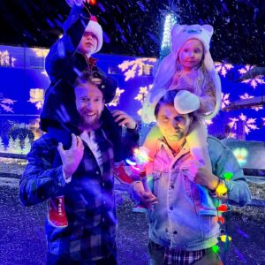 Matthew Bellamy Instagram - Fun @holidayroad 🎅🏻