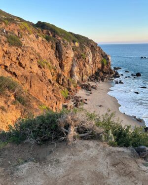 Matthew Cardarople Instagram - Merry Christmas from Point Dume ❤️🙏🎄 wishing everyone a happy and peaceful year. Love you all.