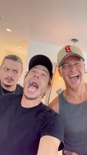 Matthew Lawrence Instagram - They say #laughing adds #years to your #life 🤣