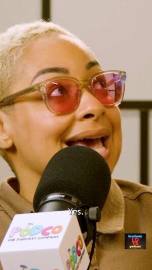 Matthew Lawrence Instagram - #tgif What a delight it is to welcome my dear #friends @ravensymone & @mirandamaday to the pod de pod! 🎙️😎 OUT NOW