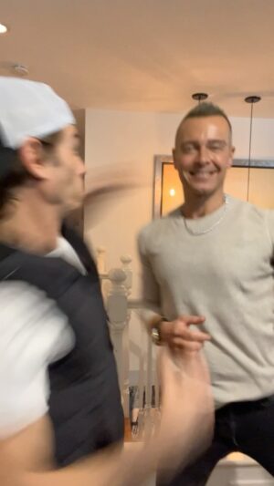 Matthew Lawrence Instagram - Did anyone get into the punch bowl over thanksgiving? 🥴 #brothers #family #fun