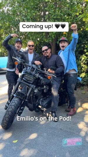 Matthew Lawrence Instagram - THIS WEEK ON THE POD! @emiliorivera48 stops by the studio for a conversation we know you will love. 😎🖤 #PodDaPod #sonsofanarchy #BrotherlyLovePod