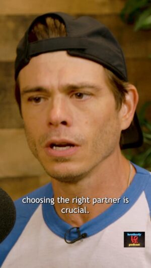 Matthew Lawrence Instagram - New episode of #brotherlylovepod out now #podcast #married vs #single? #brothers 4 #president 🤣
