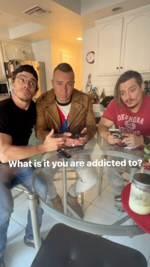 Matthew Lawrence Instagram - We all have our addictions I guess 🦎🤪😂 #brothers #reptiles #cars #guitars #motorcycle #fashion #podcast #addiction