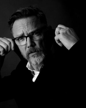 Matthew Lillard Instagram - I did a shoot… it’s been a long time since anyone wanted to shoot me. It felt delicious. Thank you @manfredbaumann, it was my honor to play with you and @nellybaumann. #leica