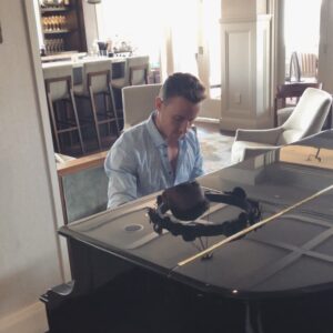 Matthew Postlethwaite Instagram - The @Belmond is a playground! 🙌 #PIANOMAN  @belmondhotelsplendido