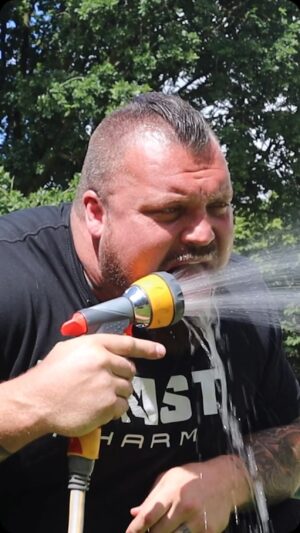 Matthew Pritchard Instagram - Pritchard vs Hall 

It was a right laugh pulling out some of the old Sanchez beauty’s with @eddiehallwsm 

Live on my YouTube channel tomorrow 6pm

#EddieHall #TheBeast