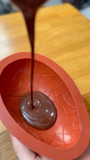Matthew Pritchard Instagram - This Easter let’s make it egg-stra special! 🐣 Why not ditch the car and run, walk, or wheel to your local supermarket. Pick up some organic chocolate and get creative in the kitchen. 

Making your own chocolate eggs cuts out unnecessary packaging and is a fun way to get creative this season. 🐰
Try it out this Easter and let’s reduce waste together. 

Happy Easter! 
Find out what else you can do to reduce waste here ➡️ Sustainable Shopping Tips - Climate Action Wales (gov.wales)

#ClimateActionWales #Easter #Ad

Beth am wneud y Pasg hwn yn un ll-ŵy-ddiannus iawn? 🐣 Beth am adael y car a rhedeg, cerdded neu olwynio i’r archfarchnad leol? Gallech brynu ychydig o siocled organig a bod yn greadigol yn y gegin. 

Bydd gwneud eich wyau Pasg eich hun yn golygu na fyddwch chi’n cael deunydd pecynnu diangen ac mae’n ffordd wych o fod yn greadigol. 🐰
Rhowch gynnig arni dros y Pasg a gadewch i ni leihau gwastraff gyda’n gilydd. 
Pasg Hapus! 

I wybod beth arall gallwch chi ei wneud i leihau gwastraff ➡️ Siopa’n Gynaliadwy - Gweithredu ar Hinsawdd Cymru (llyw.cymru)

#GweithreduArHinsawdd #Pasg #Ad