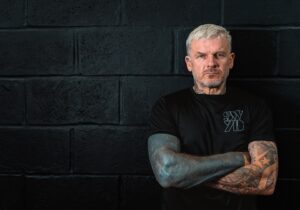 Matthew Pritchard Instagram - Bore da - Good morning 

New week to chip away at our launch date 
💪🏽🥘🏋️‍♂️🧠

📸 : @its.mister.p 
🏋️‍♂️ : @colosseum_gym_cardiff 
🥤 : @swydtattoo 

#Training #Nutrition #MemtalWellness