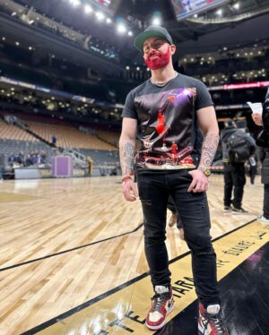 Matthew Santoro Instagram - My first courtside Raptors game ✅. Was a super intense game too! 105 to 100 for the Raps. Dubs all day! Shoutout to the homie/plug @jagneat. We back baby!