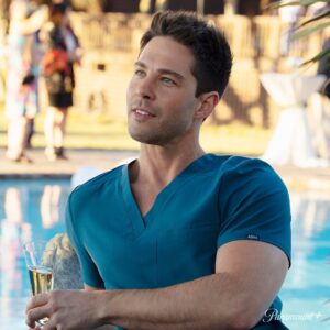 Matthew Underwood Instagram - Holy wow! @thomaspatricklennon is in the freakin movie! I’m not gonna lie, I totally fanboy’d. The dude isn’t just a funny actor, he’s a genius writer (Night at the Museum), and a super humble dude. What a freakin pleasure.

And I can’t forget @realdeangeyer and @owenthiele! Y’all brought so many laughs and so much energy, this thing is gonna blow people away because of what you added to the mix.

I can’t wait for the next surprises we get to share with everybody. In the meantime, y’all should go follow these folks, stat!

#Zoey102 #Zoey101 #ParamountPlus #Nickelodeon @paramountplus @nickelodeon