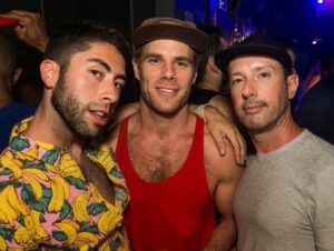 Matthew Wilkas Instagram - Lookit me third wheelin’! Miss you @chasevicenzi and @justin_muir
