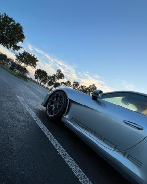 Matthias Malmedie Instagram - 911 S/T. 9.000 Touren, handgerissen. Habt Ihr Bock?
https://youtu.be/D-QYIMYbmcA?feature=shared
Oder Link in den Stories!

#qlmd #911st #gt3rs #porsche #losbittelos #9000 #handgerissen