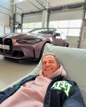 Matthias Malmedie Instagram - Das gibt einen tränenreichen Abschied! 🥲 Mein Baby muss weg! Du warst gut, #qualmberry 💜
Mein doch sehr trauriges Abschiedsvideo bekommt Ihr hier: https://www.youtube.com/watch?v=z_HKFl17nVo

Was soll ich als nächstes fahren???

#m3touring #bmwm #abschiedtutweh #foreverqualmberry #iwantyouback #velvetorchidmetallic #qualmedie