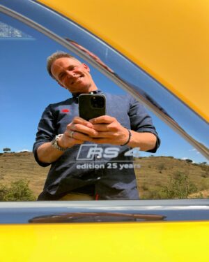 Matthias Malmedie Instagram - Der erste RS4 und der Allerletzte in 1 Video!!! Die stellen den jetzt echt ein!!! 🤯 Die 25 Years Edition hat 470 PS.👌🏻 Schaut das Video an und kommentiert auf YT, um die RS4-Rennhandschuhe zu bekommen. Der beste Kommentar bekommt sie. 👍🏽
https://youtu.be/rAqO5-RCuLY

#rs4 #limitededition #25years #quattro #qualmedie