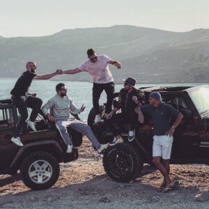Matthias Schoenaerts Instagram - Hombres complicados 🍀 wonderful journey with the brothers last year 😅❤️🤣 @michael_r_roskam @theartofchase @zakabeyahya @marijan_arsovic  one brother was missing though @carlos__schram  #mykonos