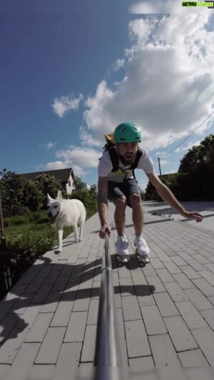 Matúš Okajček Instagram - Part č.3

Konečne je vonku teplo a hlavne sucho🔥. Tak som mohol vytiahnuť naše Air Force SK8 na prvú testovaciu jazdu 🙌🏻. Popravde som nečakal, že to bude až tak ťažké...😅 Ale po pár minútach som brázdil ulice plný #crazywolf energie👊🏻 a ďakujem @kauflandslovensko za super spoluprácu🤌🏻