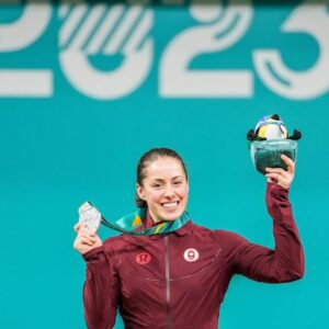 Maude Charron Instagram - Santiago de Chile - 22 octobre 2023 

Médaille d’argent aux Jeux Panaméricains 🥈

Après plusieurs montagnes-russes d’émotions durant les huit derniers mois, je ne peux expliquer à quel point je suis soulagée et heureuse de la tournure des évènements. J’avais besoin de compétitionner et peu importe le résultat de cette compétition, le simple fait de remettre les pieds sur la plateforme et de faire des essais était pour moi, une victoire.   Merci infiniement à mes entraineurs @spencergarnold et @dogle de m’appuyer autant dans mes difficultés que mes réussites.

Merci aux personnels médicals qui traite mon genou aux petits oinions Physiothérapie Mouvement Plus,
@earningwins @jd_sportchiro 

Et merci à mes fidèles partenaires et commanditaires;
Structure GB
Murphy Family
CanFund
Villeneuve Volvo
Cedar nutrition
BurElle

————-
Silver medal at Pan American Games 

After many months filed with tears, pain and rollercoaster of emotions, I can’t expressed how relieved and proud of how things went. I needed to return to the competition floor and no matter what the result was, I already won by stepping on the stage and attempting lifts. 

I’ll be forever grateful for my team of coaches who always supports me in my highs and lows. 

Thanks to the medical team who helps me to take care of my injuries

And thanks to my loyales partners and sponsors

Photo credit 📸  Andrew Lahodynskyj/COC