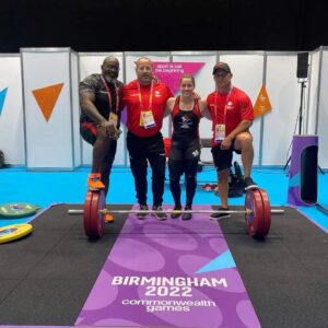 Maude Charron Instagram - Retour à l'international un an plus tard et quoi dire d'autre que WOW! 

5/6, records des jeux, médailles d'or.

Merci à l'organisation @birminghamcg22 et ses bénévoles d'avoir fait de ces jeux une des meilleures expériences que j'ai vécue.
Merci à @cwthsportcan de m'avoir offert l'honneur d'être co-porte drapeau pour la cérémonie d'ouverture.
Merci à l'équipe de @weightlifting_canada_haltero et @deanne_friesen d'avoir rendue l'expérience amicale pour tous et chacun et d'avoir ainsi permis à tous de performer et de se démarquer.
Merci à ma famille de s'être déplacée pour me voir.
Merci aux entraîneurs et @spencergarnold de m'avoir accompagné et de m'avoir aider à atteindre mes objectifs.
Et merci infiniment à mes commanditaires de me supporter dans mes folies sportives;
Structure GB
Villeneuve Volvo
Physiothérapie mouvement plus
Patrick Tremblay chiropractie 

Je quitte Birmingham la tête remplie de beaux souvenirs.