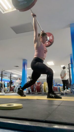 Maude Charron Instagram - C’est l’heure de la dernière qualification!
Mercredi, 19h heure de Thaïlande ou 8am heure du Québec! 
Ce sera diffusé sur le site de weightlifting house ou sur le FaceBook de la IWF à l’aide d’un VPN.

——
It’s time! Last qualifier tomorrow, March 3rd at 19:00 Thailand time or 8am eastern time!
Live is available on weightlifting house website with a fee, or on the IWF facebook page with a VPN. 

Excited for this one! 🦁