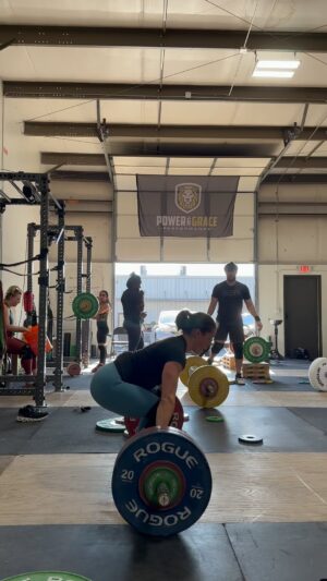 Maude Charron Instagram - 112kg power clean and jerk almost hidden by the mullet 
Thanks @spencergarnold for being a part of my video
@powerandgraceperformance 🦁
