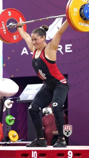 Maude Charron Instagram - @m_charron28 (59kg 🇨🇦) 104kg / 229lbs Snatch! Intl. competition PR at 59kg (she has done 105kg at 64 at the Olympics)! #snatch #slowmotion #weightlifting