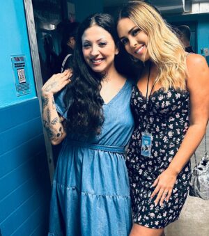 Maura Rivera Instagram - Después de tantos años sin vernos el cariño y la admiración sigue intacta @monlaferte eres realmente extraordinaria !!!!
Gracias por la invitación amiguita la disfruté a concho ❣️