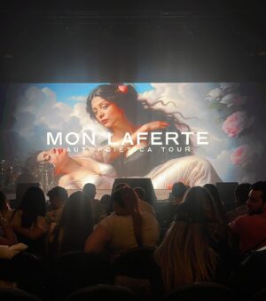 Maura Rivera Instagram - Después de tantos años sin vernos el cariño y la admiración sigue intacta @monlaferte eres realmente extraordinaria !!!!
Gracias por la invitación amiguita la disfruté a concho ❣️