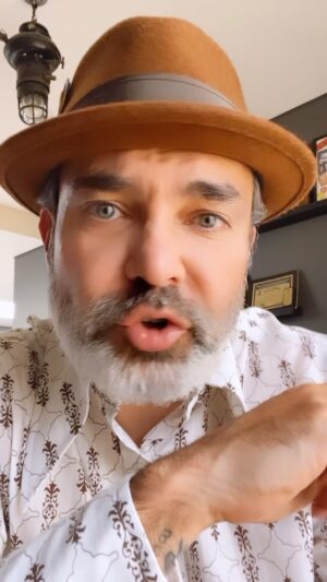 Mauricio Islas Instagram - De verdad ya no puedo más, alguien que me aconseje #video #fun #love #familia #family #funny