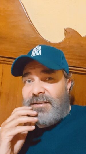 Mauricio Islas Instagram - Esto de subir de peso ya me tiene así (no te pierdas el final) 🤣🤣🤣 #fun #video #funny #love #familia #family