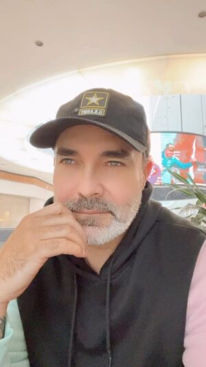 Mauricio Islas Instagram - Un video que tenía guardado, porque el que persevera, alcanza #fun #video #funny #family #love