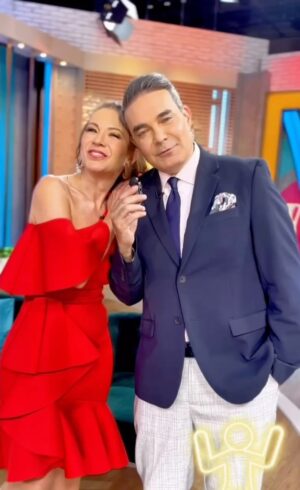 Mauricio Islas Instagram - Aquí con mi querida @ingridcoronadomx que me ha apoyado mucho en esta nueva etapa de conductor #entrevista #video #family