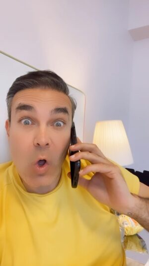 Mauricio Islas Instagram - Y el que se sepa esta canción a cantar y a bailar que el mundo se va a acabar #fun #funny #video #family #love