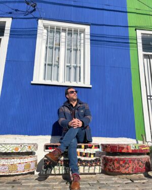 Mauricio Jürgensen Instagram - Ya estamos arriba con un nuevo destino de nuestros recorridas @joyasdevalpo para este 2024. Esta vez nos fuimos al Cerro Bellavista a conocer el ascensor Espíritu Santo, restoranes como @hotzenplotz_bar y @casadumplings, la Iglesia Los Carmelitas y el Museo a Cielo Abierto. Todo nuestro contenido está en la cuenta de @joyasdevalpo y leemos todos sus comentarios y agradecemos toda su buena onda con este proyecto que nos gusta tanto. 

Bienvenid@s