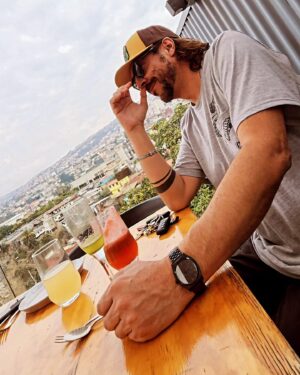 Mauricio Jürgensen Instagram - El gentil (y necesario) arte del almuerzo de domingo. 

@nixon_chile 
@streetmachinecl
@optica_roloiceroni 
@olichenrestaurant