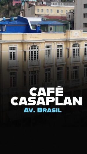 Mauricio Jürgensen Instagram - ¿Te imaginas un edificio de 1917 convertido en galería de grabado? ✨Ahora imagina esa galería convertida en un café ☕️ 🤯

@cafecasaplan es parte del recorrido Joyas 💎 que @mauriciojurgensenr nos trae esta semana 🫶

¿Nos tomamos un cafecito?😳

@municipiovalpo