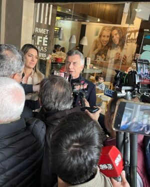 Mauricio Macri Instagram - Llegamos a Venado Tuerto @carolosada