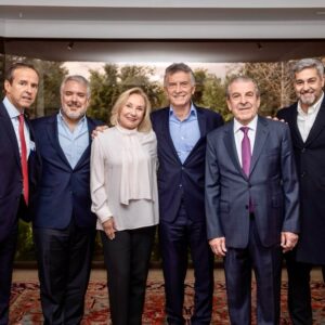 Mauricio Macri Instagram - Con Cecilia Morel en el homenaje al expresidente Sebastián Piñera. Jamás te olvidaremos, Sebastián, con todo mi afecto.