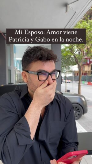 Mauricio Mejía Instagram - No puede estar sin lentes o si? 🙊