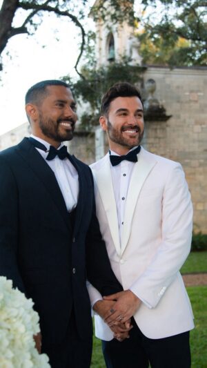Mauricio Mejía Instagram - El hombre más bello del mundo es mi Esposo @eguzmann Feliz Aniversario amor, por muchas aventuras más. Te amo con todo mi ❤️