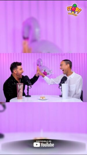Mauricio Mejía Instagram - Cuando tu amiga se hace la víctima 😂🤣🤣 #humor #amigos #stoppodcast