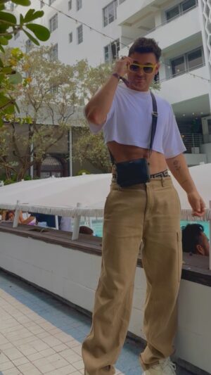 Mauricio Mejía Instagram - Amo mi crop top @prisma_mv ❤️