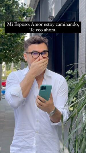 Mauricio Mejía Instagram - Ay amor, me emocioné 🤣😂🤣 
#humor #leyendosinlentes