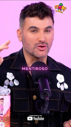 Mauricio Mejía Instagram - Que perfume usas? (Será verdad lo de los olores 🚩?) #humor #podcast #StopPodcast #amigos