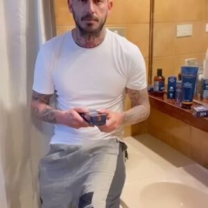 Mauricio Pinilla Instagram - Esta máquina afeitadora con estilo clásico me encanta. Empieza a cuidar tu barba con los nuevos productos de King C Gillette. 
@gillettechile #publicidad